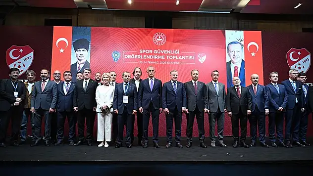Bakan Yerlikaya Talimat Verdi: Protokol Tribünlerinde De Zorunlu Olacak
