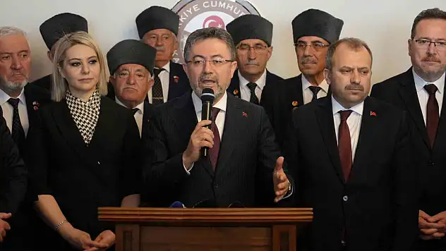 Bakan Yumaklı: '10 binlerce insanın katledilmesine şahitlik yapıyoruz'