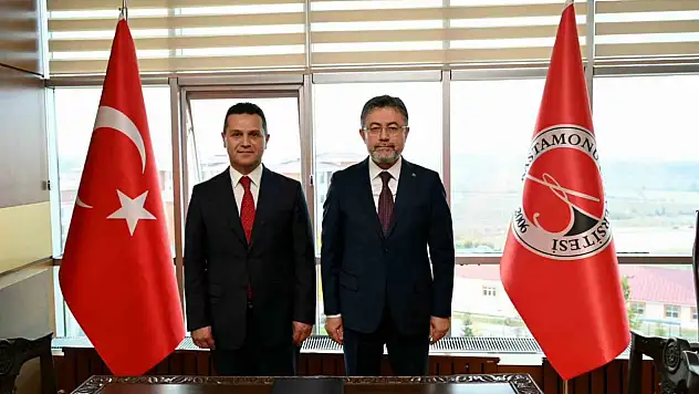 Bakan Yumaklı, Rektör Topal'dan Çalışmalarla İlgili Bilgi Aldı