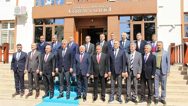 Bakanı Memişoğlu Çorum'da Sağlık Yöneticileriyle Buluştu