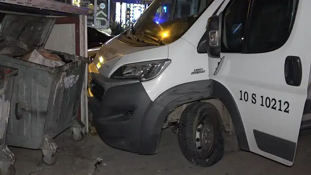 Balıkesir'den çaldığı servis aracını Bursa'da bırakıp kaçtı