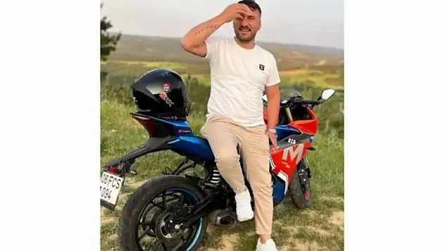 Bariyerlere Çarpan Motosikletin Sürücüsü Hayatını Kaybetti
