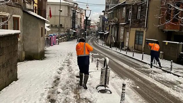 Bartın Belediyesi Karla Mücadele Çalışmalarını Aralıksız Sürdürüyor