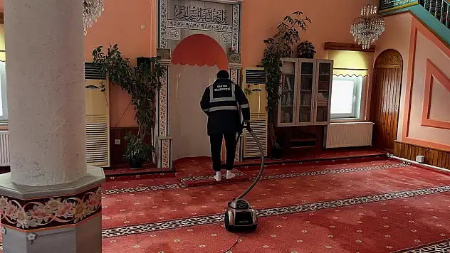 Bartın Belediyesi Ramazan Öncesi Camilerde Temizlik Çalışması Başlattı