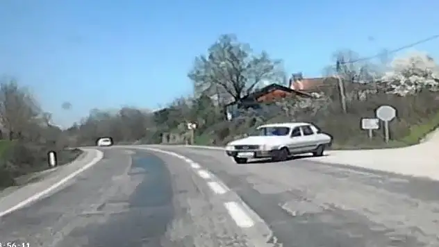 Bartın'da 2 Otomobil Kafa Kafaya Çarpıştı