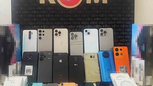Gümrük Kaçağı Cep Telefonları Ele Geçirildi