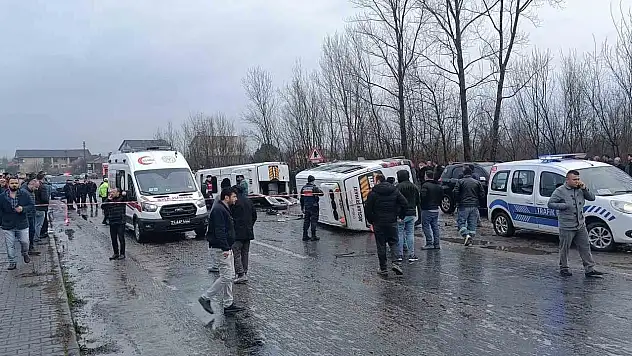Komşuda Feci Kaza: 1 Ölü, 15 Yaralı