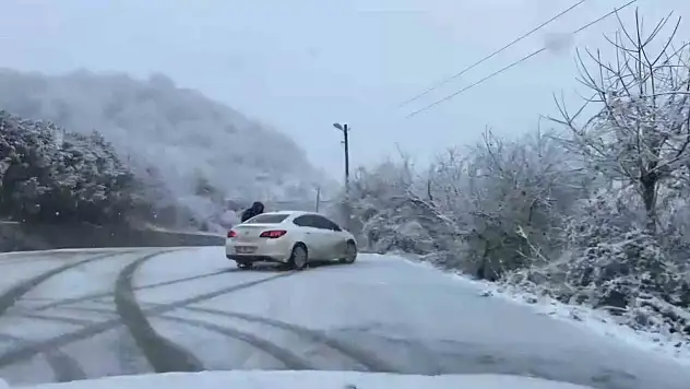 Bartın'da Kar Yağışı Sürüyor