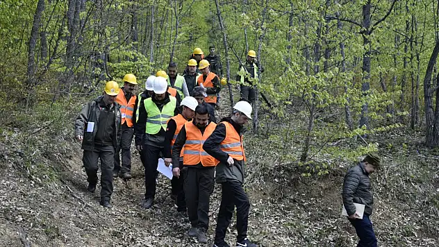 Bartın'da ormancılara ormanda eğitim