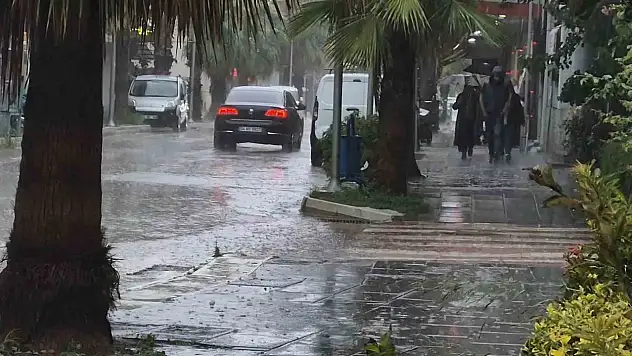Sağanak Hayatı Olumsuz Etkiledi