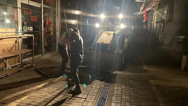 Bartın'da Taşkınlara Karşı Yağmur Suyu Izgaraları Temizlendi