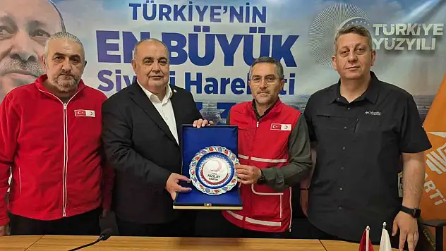 Bartın Protokolü Kurban Bağışını Kızılay'a Yaptı