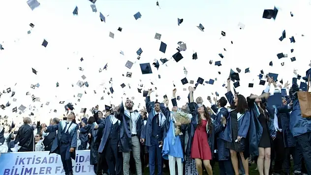 BARÜ 15 yaşında