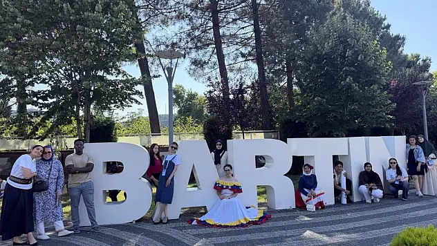 BARÜ'de 11 farklı ülkeden öğrenci 'Türkçe Yaz Okulu'nda bir araya geldi