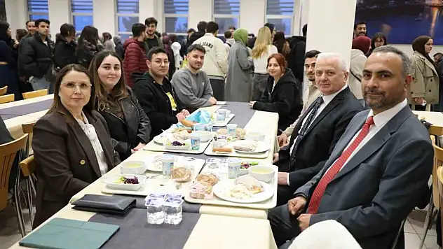 BARÜ'lü öğrenciler Ramazan ayı boyunca iftar sofrasında bir araya geldi