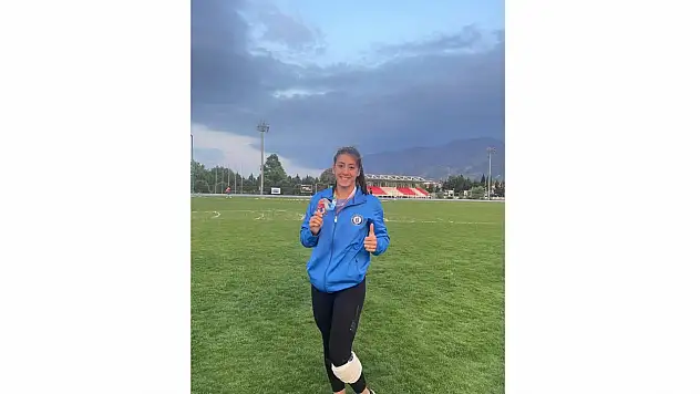BARÜ öğrencisinden başarı