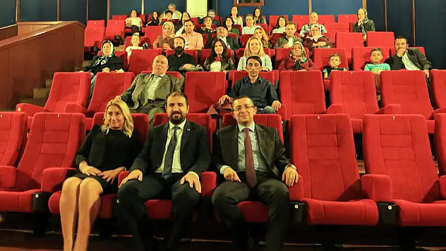 Barutçuoğlu Sinemaları'ndan gazetecilere sinema jesti