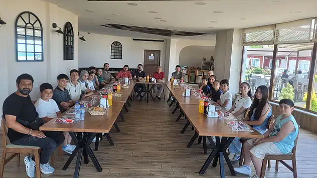 Başarılı Öğrenciler Motivasyon Yemeğinde Buluştu