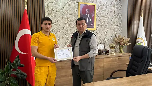 Başarılı Personellere Belgeleri Takdim Edildi