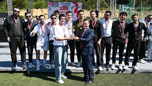 Başarılı Sporculara Ödülleri Takdim Edildi