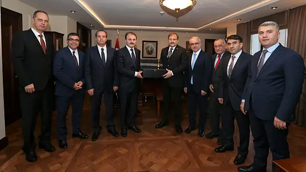 Başbakan Yardımcısı Çavuşoğlu, BİK heyetini kabul etti