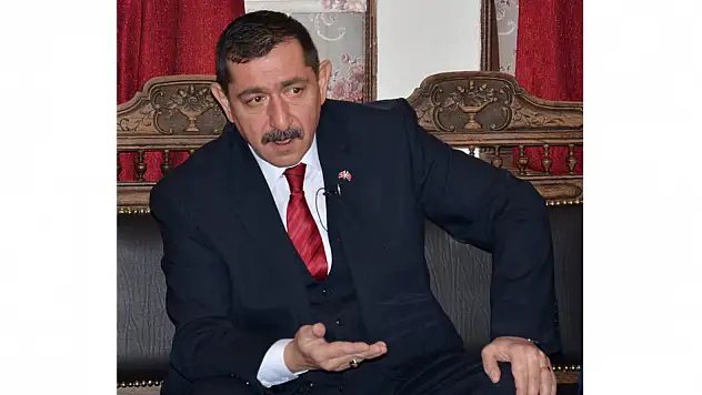 'Başkan adayıyım geri çekilmem'