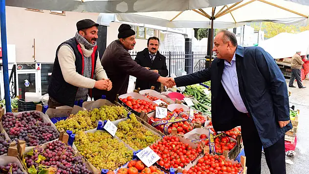 Başkan Babaş, Salı Pazarı esnafıyla buluştu