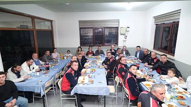 Başkan Baltacı İtfaiye Personeliyle İftar Sofrasında Bir Araya Geldi