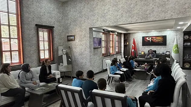 Başkan Çınar Öğrencileri Ağırladı