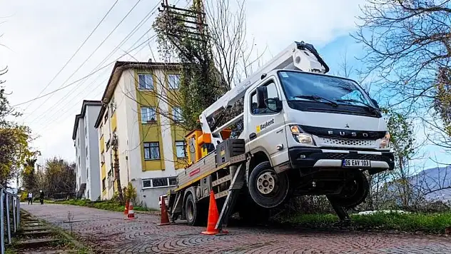 Başkent EDAŞ Kuvvetli Fırtına Uyarılarına Karşı Hazırlıklarını Tamamladı