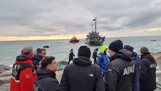 Batan Geminin Kayıp 7 Personelini Arama Çalışmaları Sürüyor