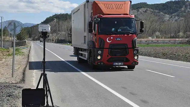 Hız Yapan Sürücülere Geçit Yok