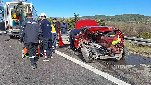 Bayram Tatili Yolunda Kaza: 3 Yaralı