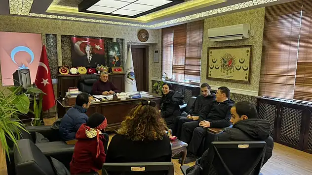 Belediye Başkanı Demir Misafirlerini Ağırladı