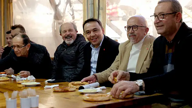 Belediye Başkanı Hasan Baltacı, Esnaflarla Bir Araya Geldi