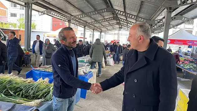 Belediye Başkanı Süleyman Yazkan, Pazar Yerini Ziyaret Etti