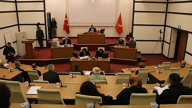 BELEDİYE BAŞKANI VİDİNLİOĞLU  'Belediye binası hastane binası olur mu?'