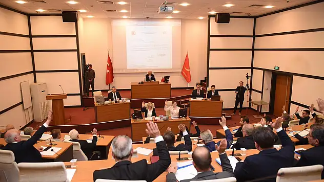 Belediye Meclisi Tartışmalara Sahne Oldu