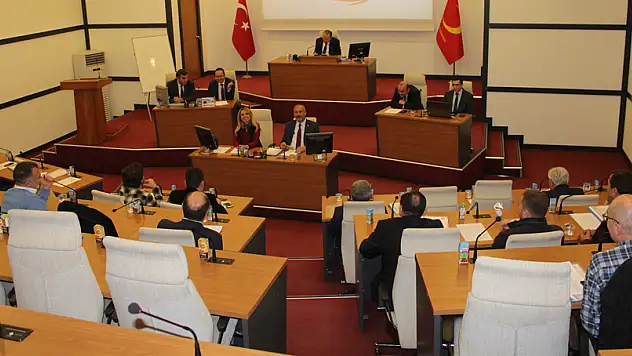 Belediye Meclisi'nde kapatılan kavşak konuşuldu