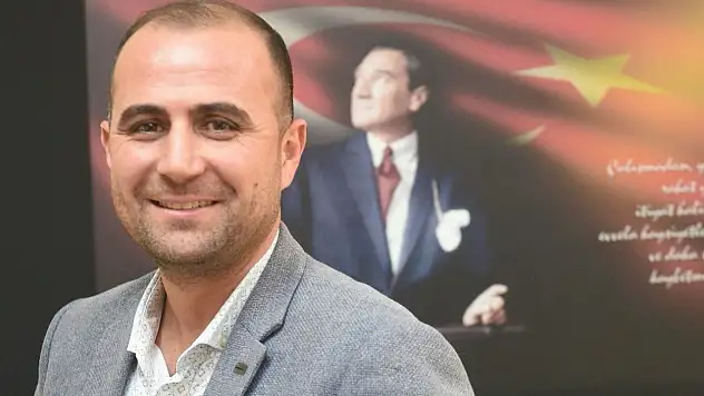 Belediyede Bayrak Değişimi