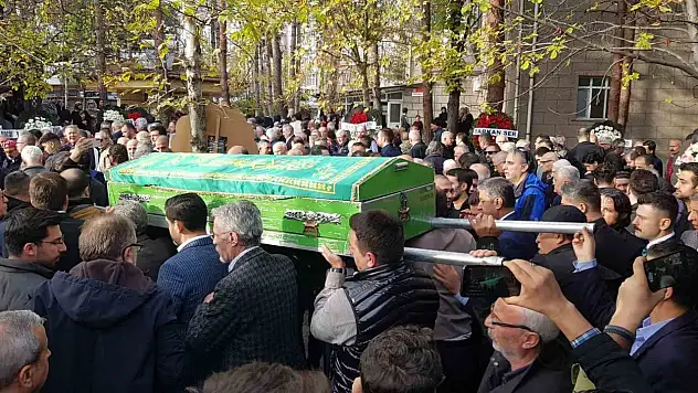 Ahmet Nur Çebi'nin kayınpederi toprağa verildi