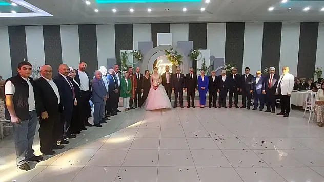 Betül ve Kerim mutluluğa imza attı