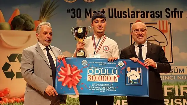 BEUN Aşçılık Programı Öğrencisi Çakmak'tan Türkiye Şampiyonluğu