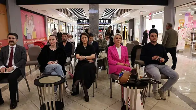 Ahmet Yenilmez'den 'Sanat, Toplum Ve Sahne' Söyleşisi