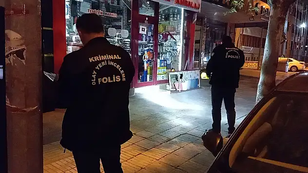 Bıçaklı Kavgada Ağır Yaralanan Genç Tedavi Altına Alındı