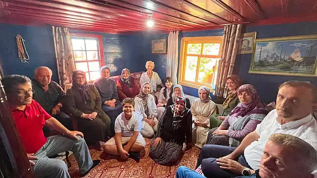 'Bir Gönül Kapısı' Deresökü Köyü'ne Uzandı