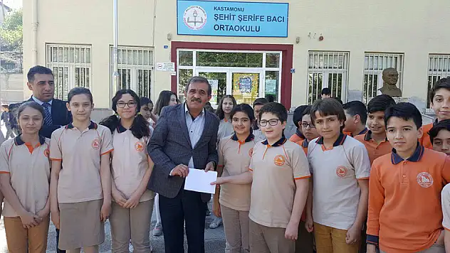 'Bir tuğla da' onlardan
