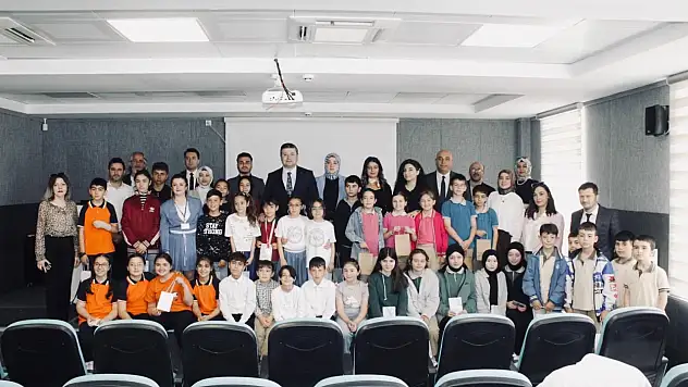 Birinci Olan Okullar, Hediyelerini Kaymakam Uçar'dan Aldı