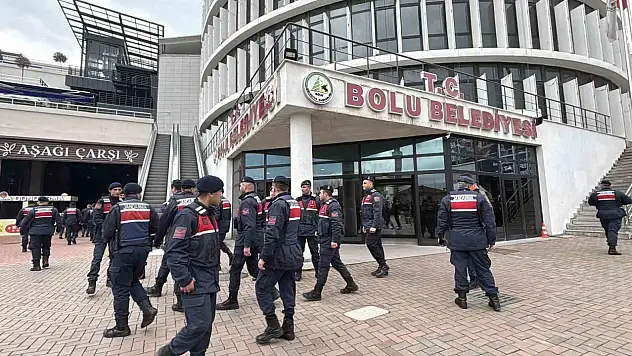 Bolu Belediyesi'nde Jandarma Ekipleri İnceleme Çalışmasını Bitirdi