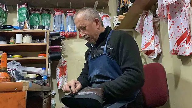 Bolu'da 35 Yıllık Ustadan Kışlık Ayakkabı Tüyosu